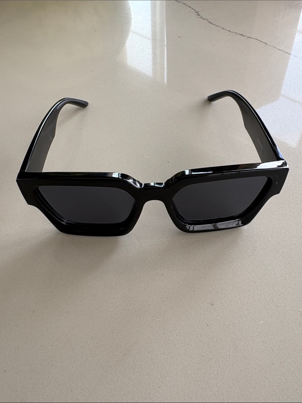 Black Oversized Geometric Sunglasses - Women